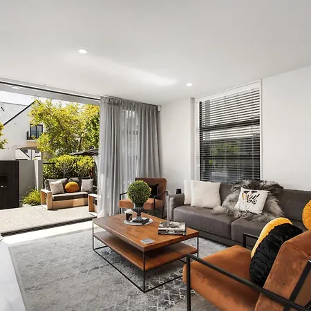 A Luxurious Retreat Sleeps 6 Apartment